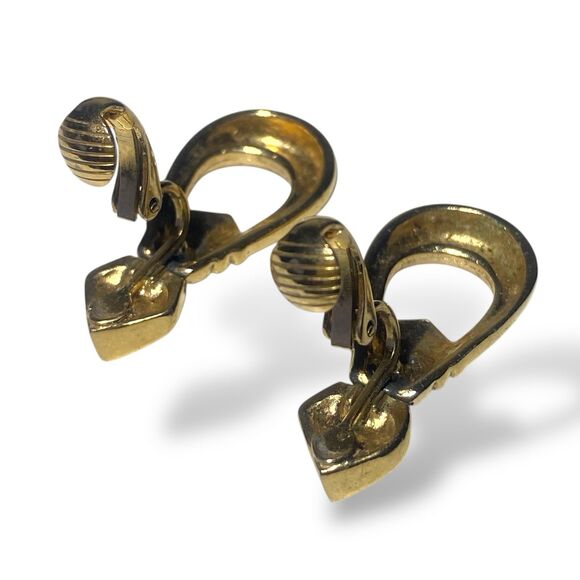 Vintage Clip on Earrings Gold tone Metal Bold Dangling Elegant Costume Jewelry - Picture 6 of 10